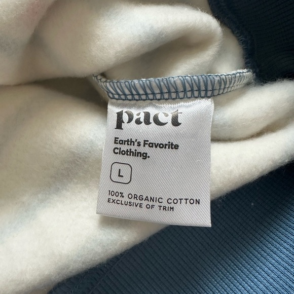 Pact Women’s Scattered Hearts Graphic Slouchy Sweatshirt Blue and Cream Large - Picture 4 of 6